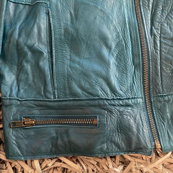 Leather jacket - Picture 3 of 15